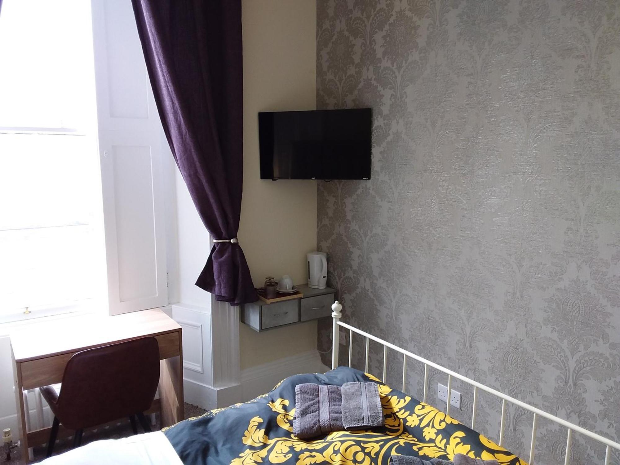 Double Room,1586123103:JPEG