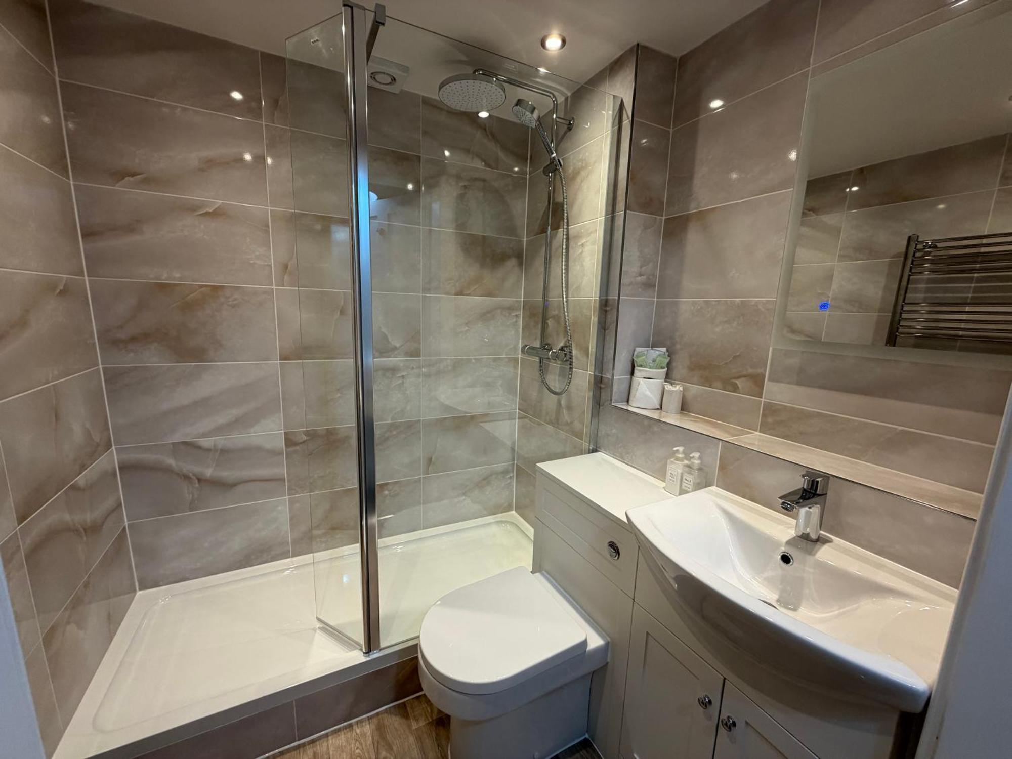 Single Room Private External Bathroom