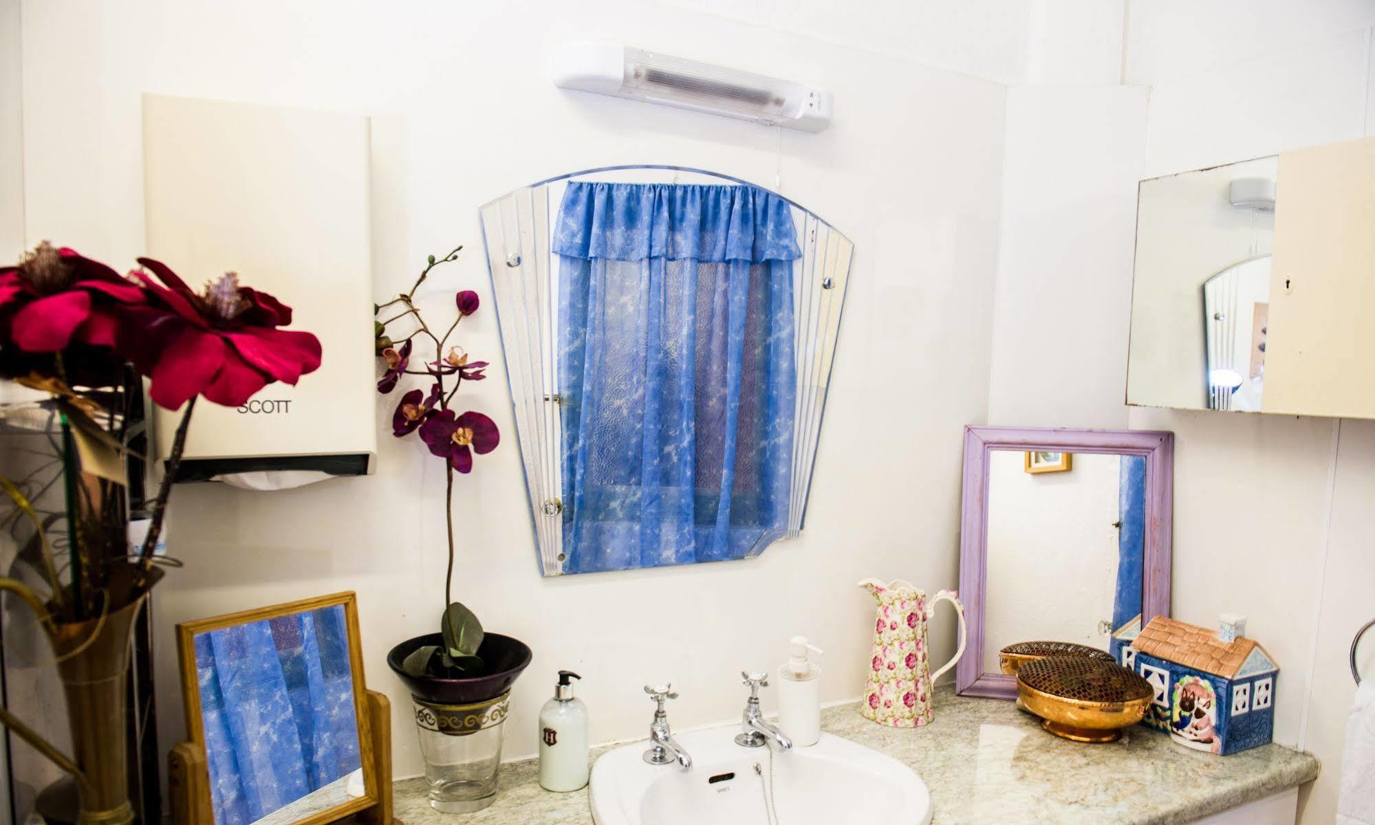 Triple Room with Shared Bathroom (3 Adults)